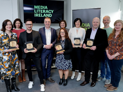 <strong>Dámhachtain le haghaidh Litearthachta sna Meáin</strong>